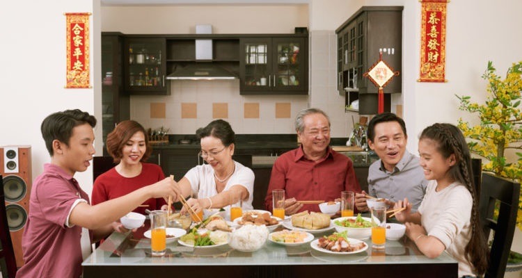 bữa cơm ngày tết