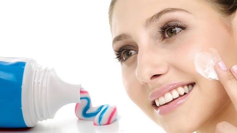 sử dụng kem đánh răng trị mụn có thực sự hiệu quả?