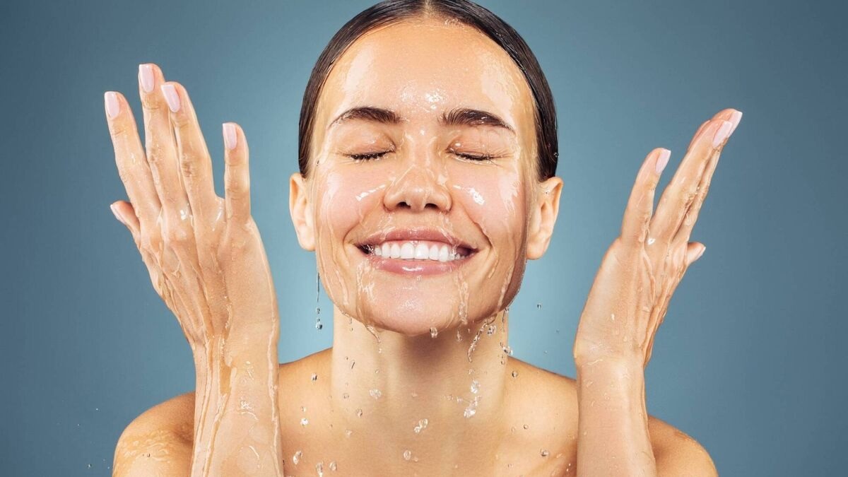 tầm quan trọng của sữa rửa mặt dược mỹ phẩm